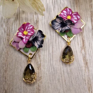 Diamond Cluster with brown crystal drop