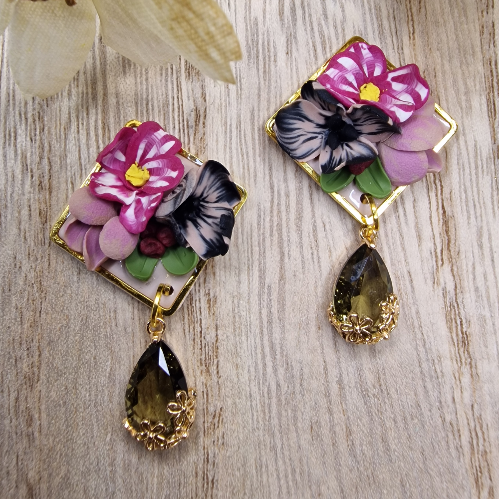 Diamond Cluster with brown crystal drop